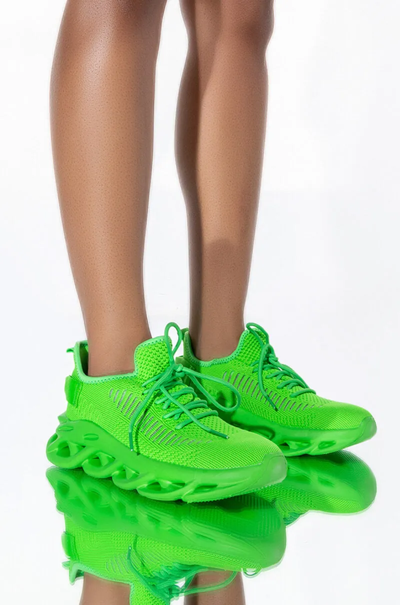 AZALEA WANG CAN'T STOP WON'T STOP FLATFORM SNEAKER IN GREEN