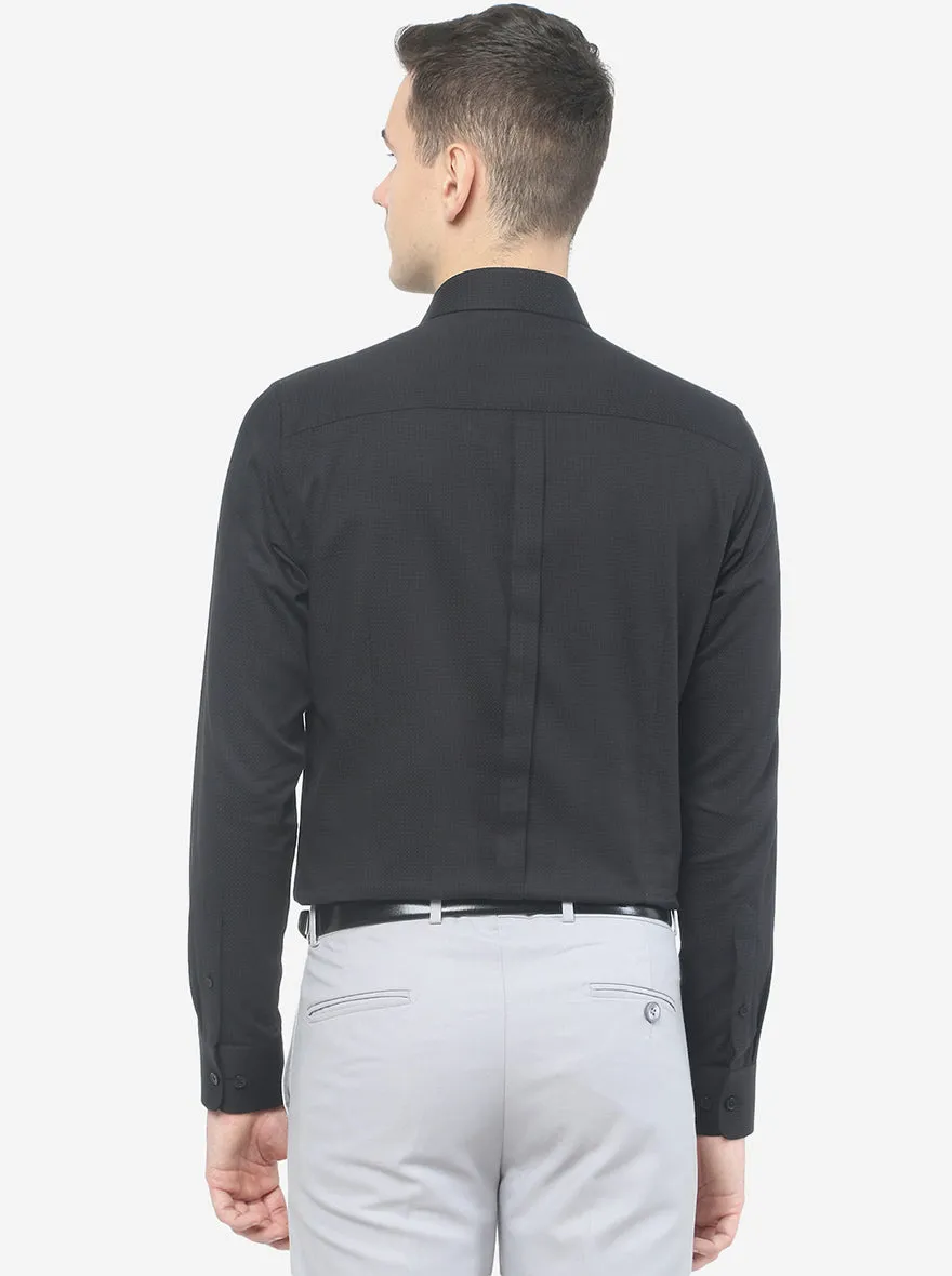 Black Solid Slim Fit Formal Shirt | JadeBlue