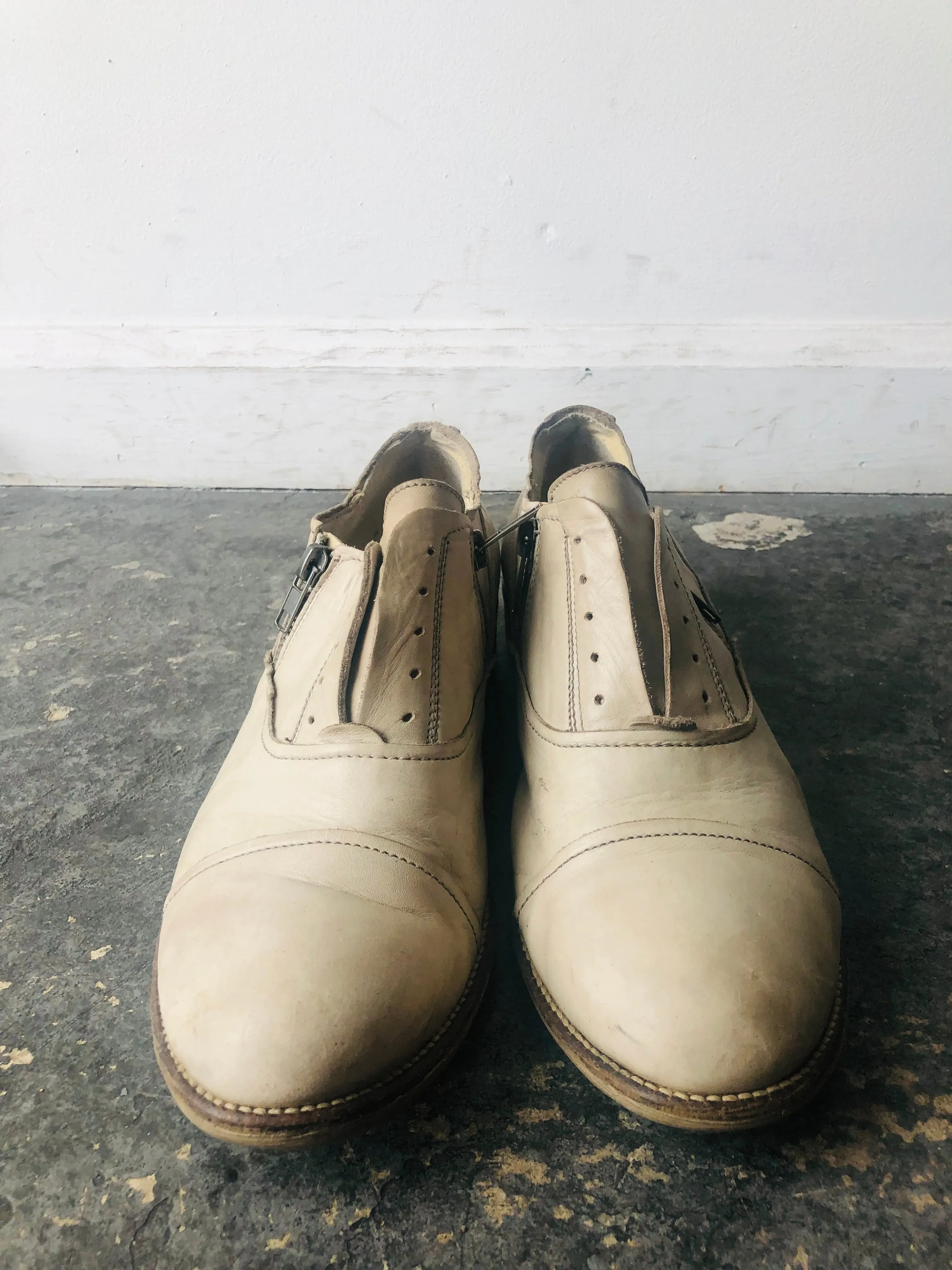 Boutique 9 White Brogues w/ Zippers 7.5