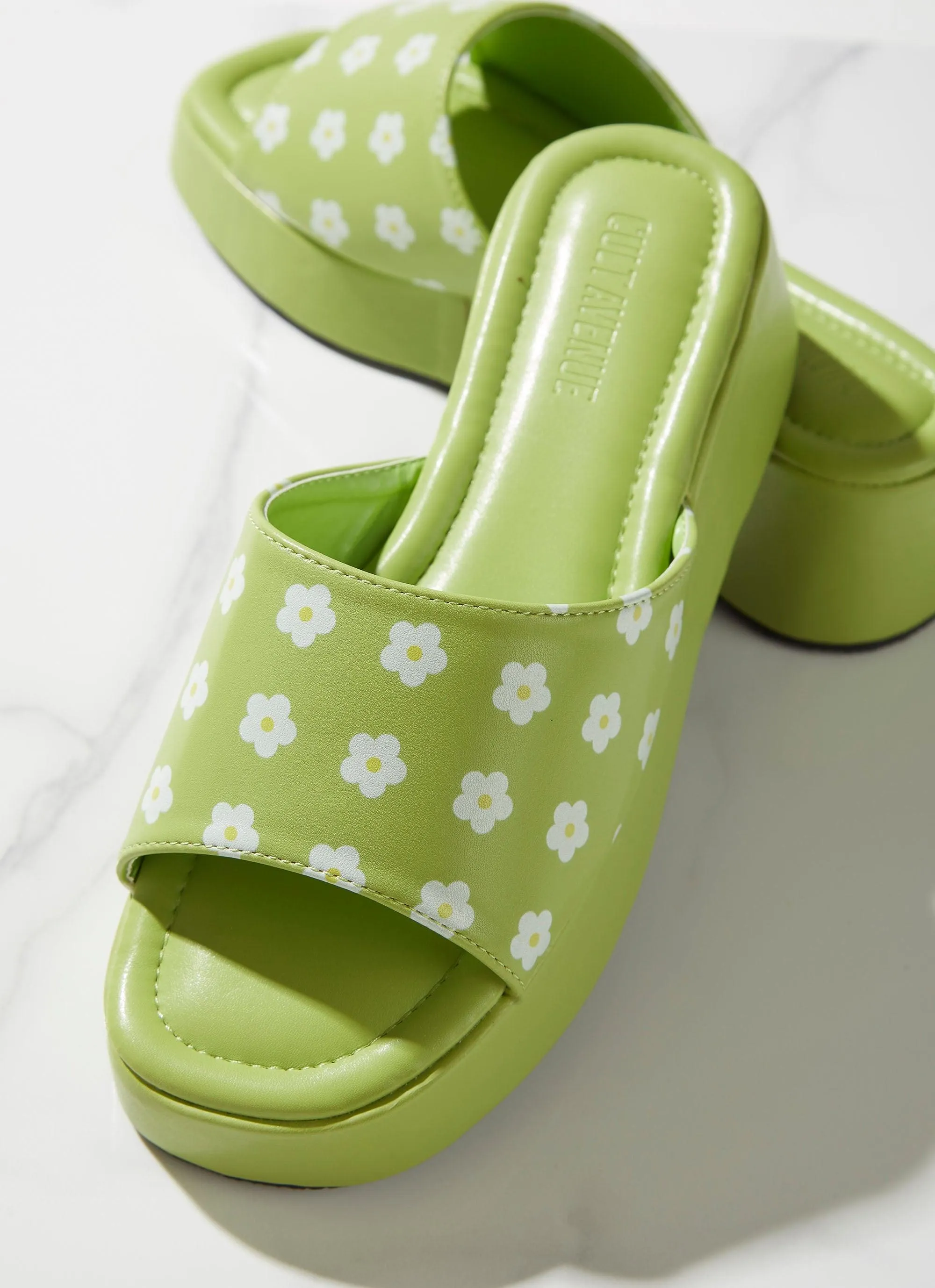 Daisy Chain Mule - Lime Daisy