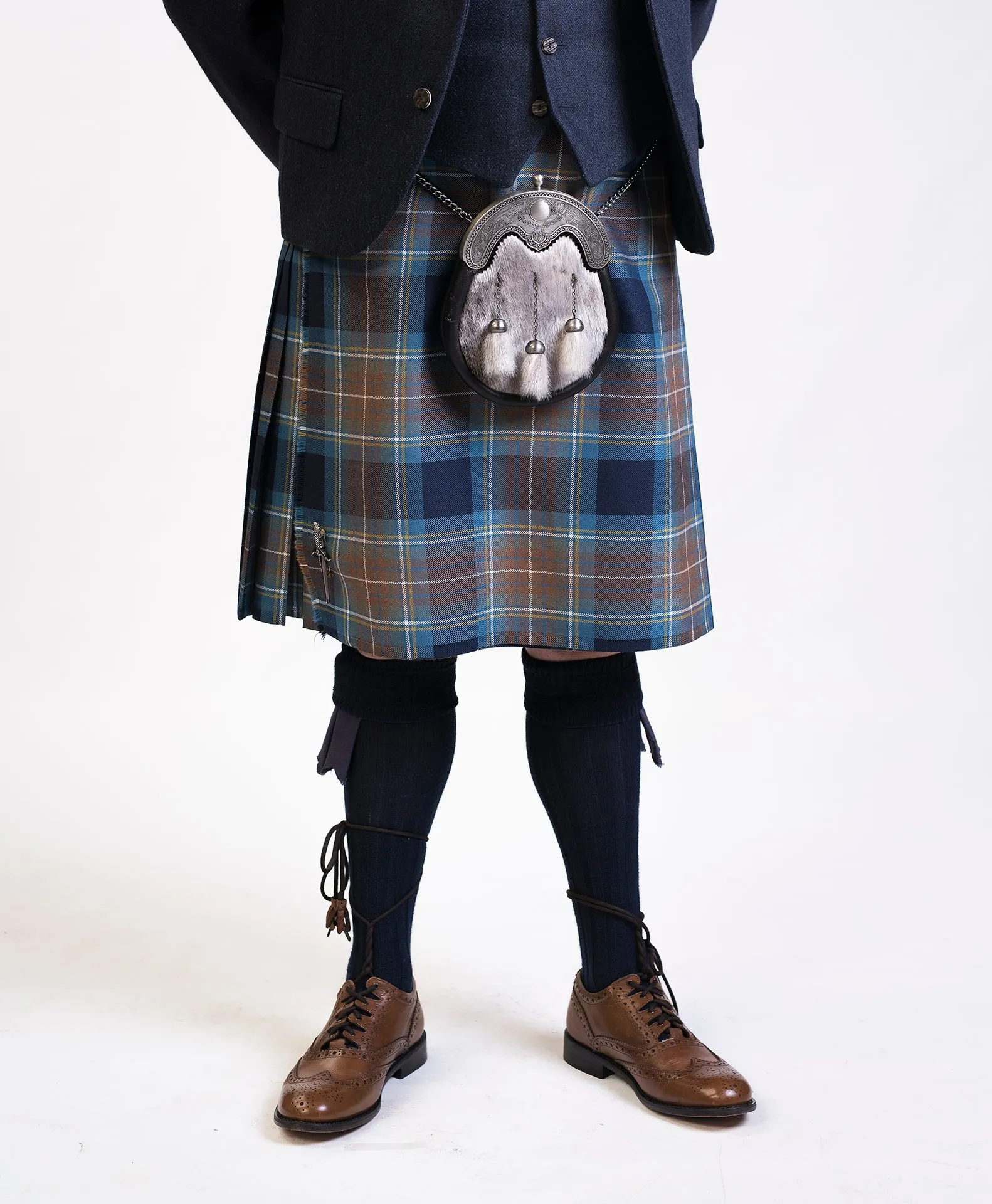 Holyrood / Lovat Navy Tweed Kilt Hire Outfit