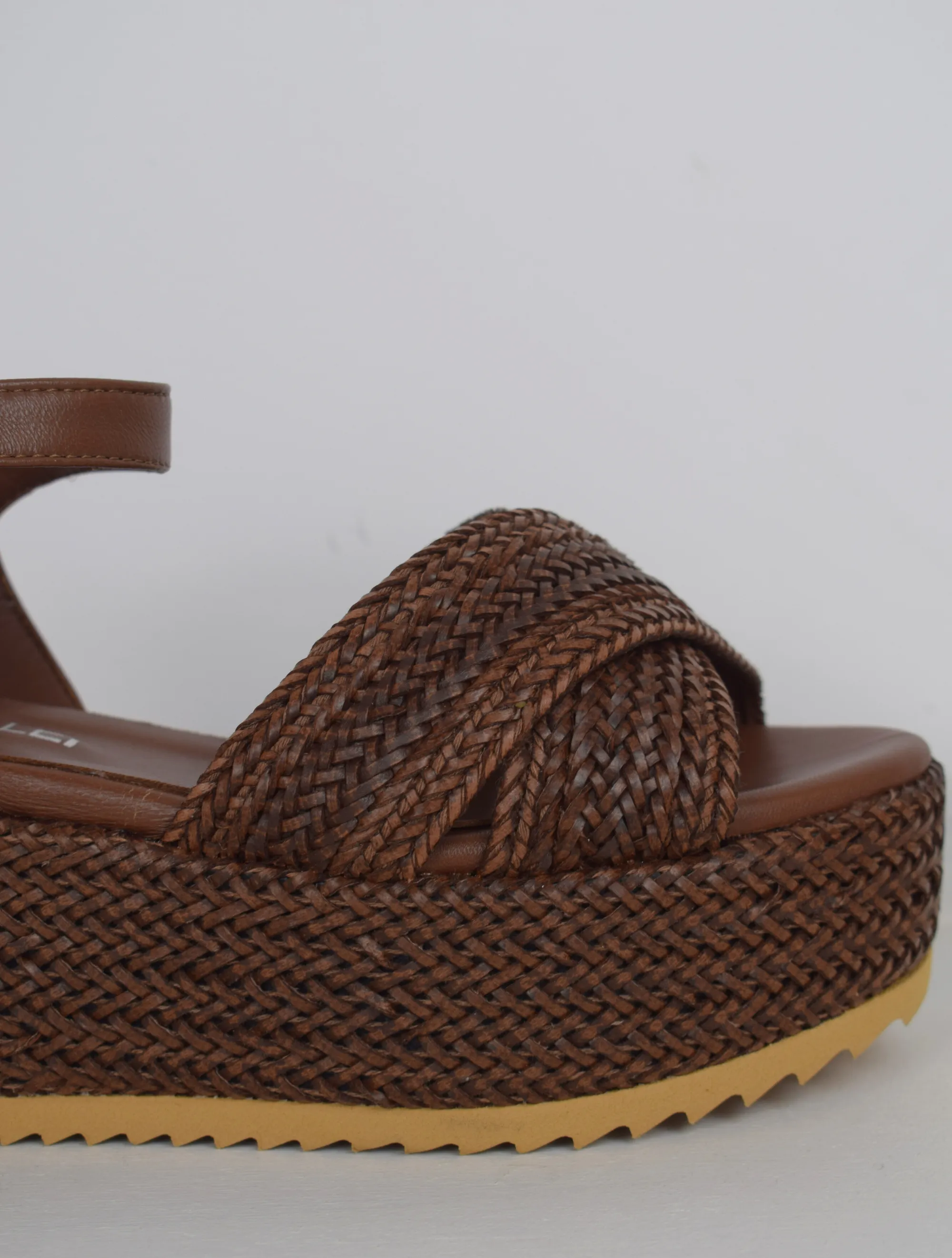 Jaipur Raffia Sandal Pecan