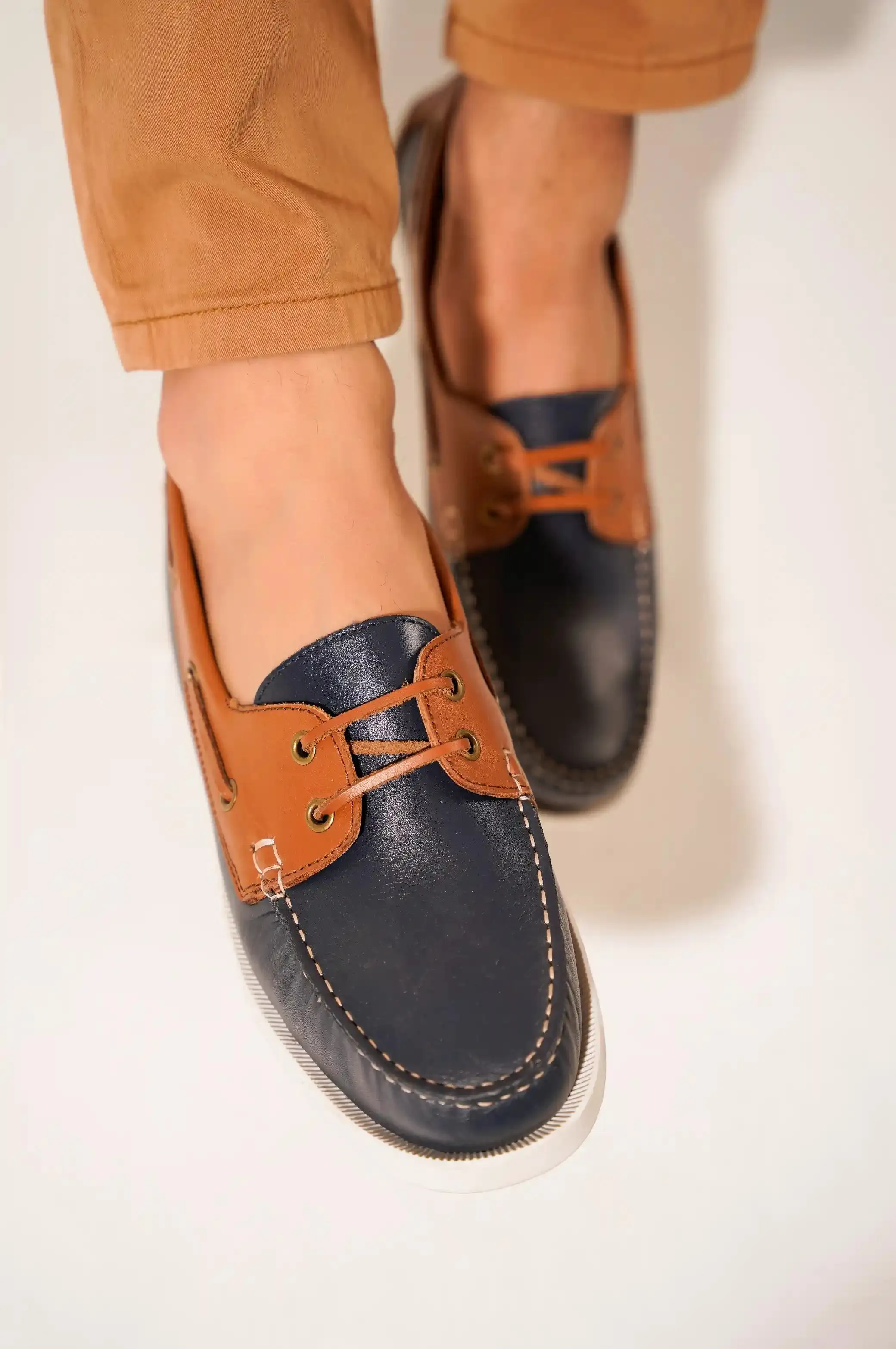 LEATHER BOAT SHOES