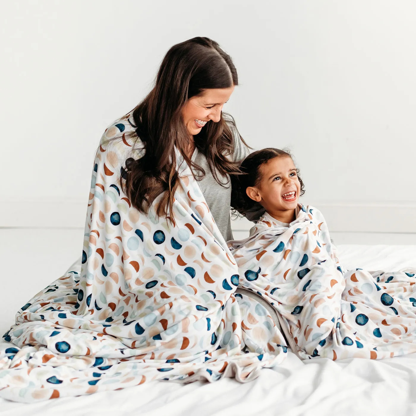 Luna Neutral Oversized Cloud Blanket®