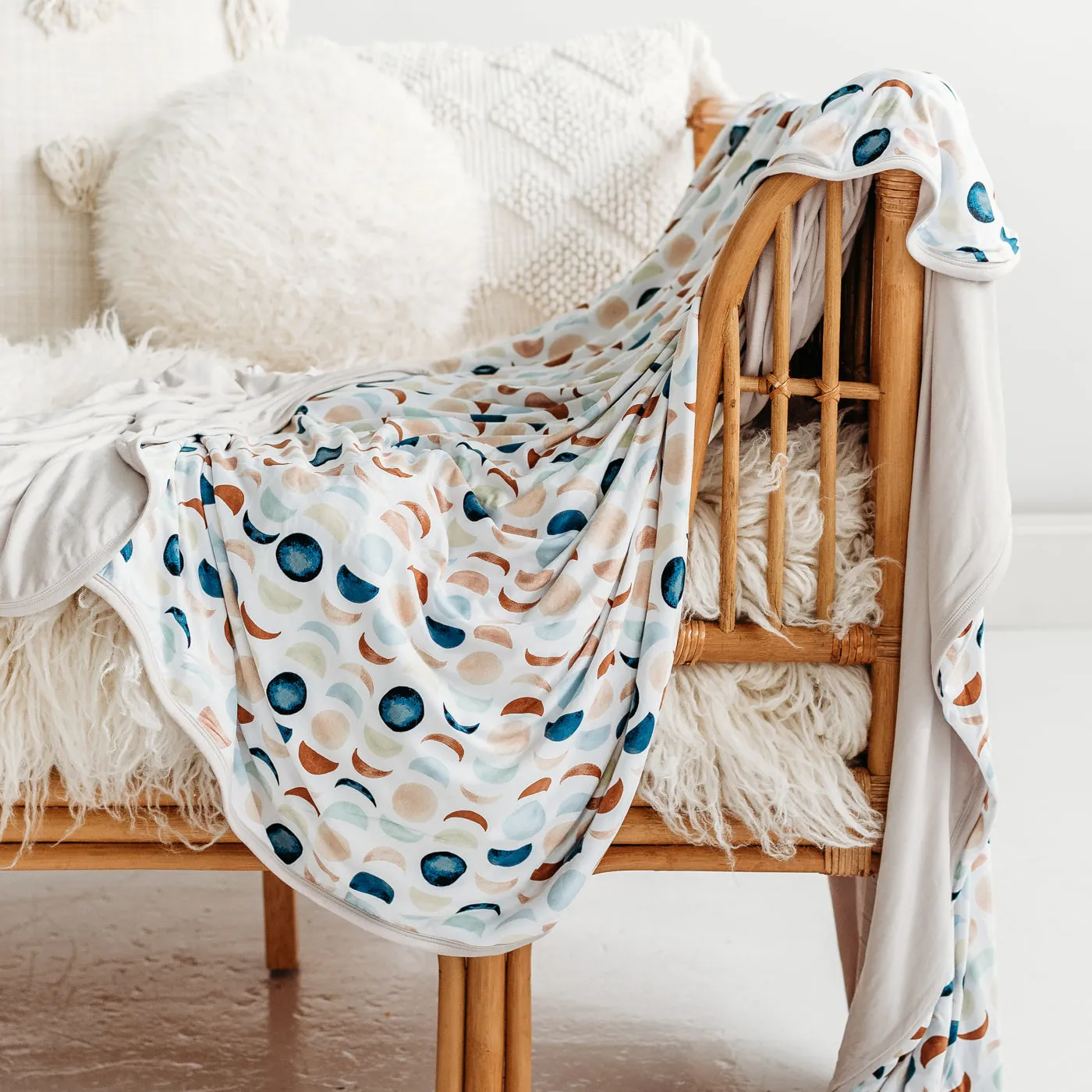 Luna Neutral Oversized Cloud Blanket®