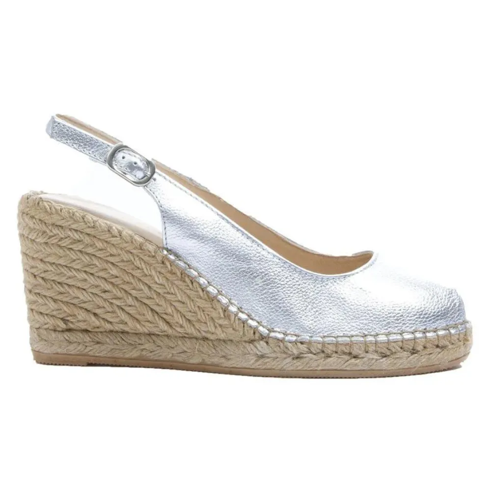 Macarena Carla4TE White Metallic Wedge Sandal (Women's)