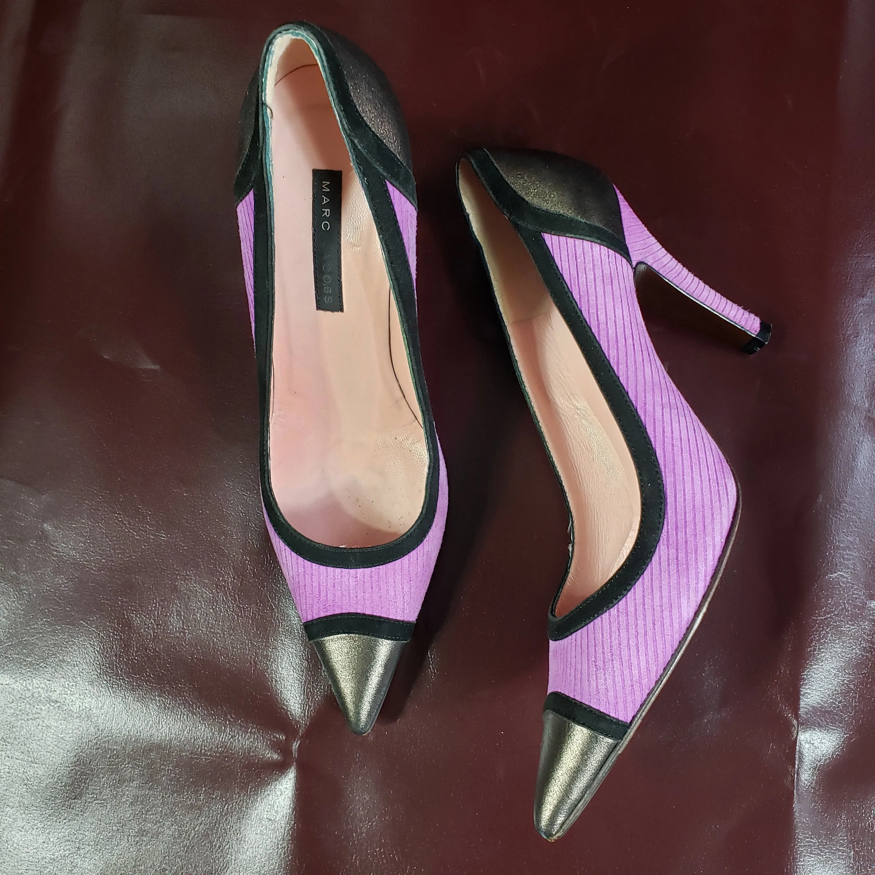 Marc Jacob's Purple Rib Pumps with Metallic Pointy Toe Tip Size 37