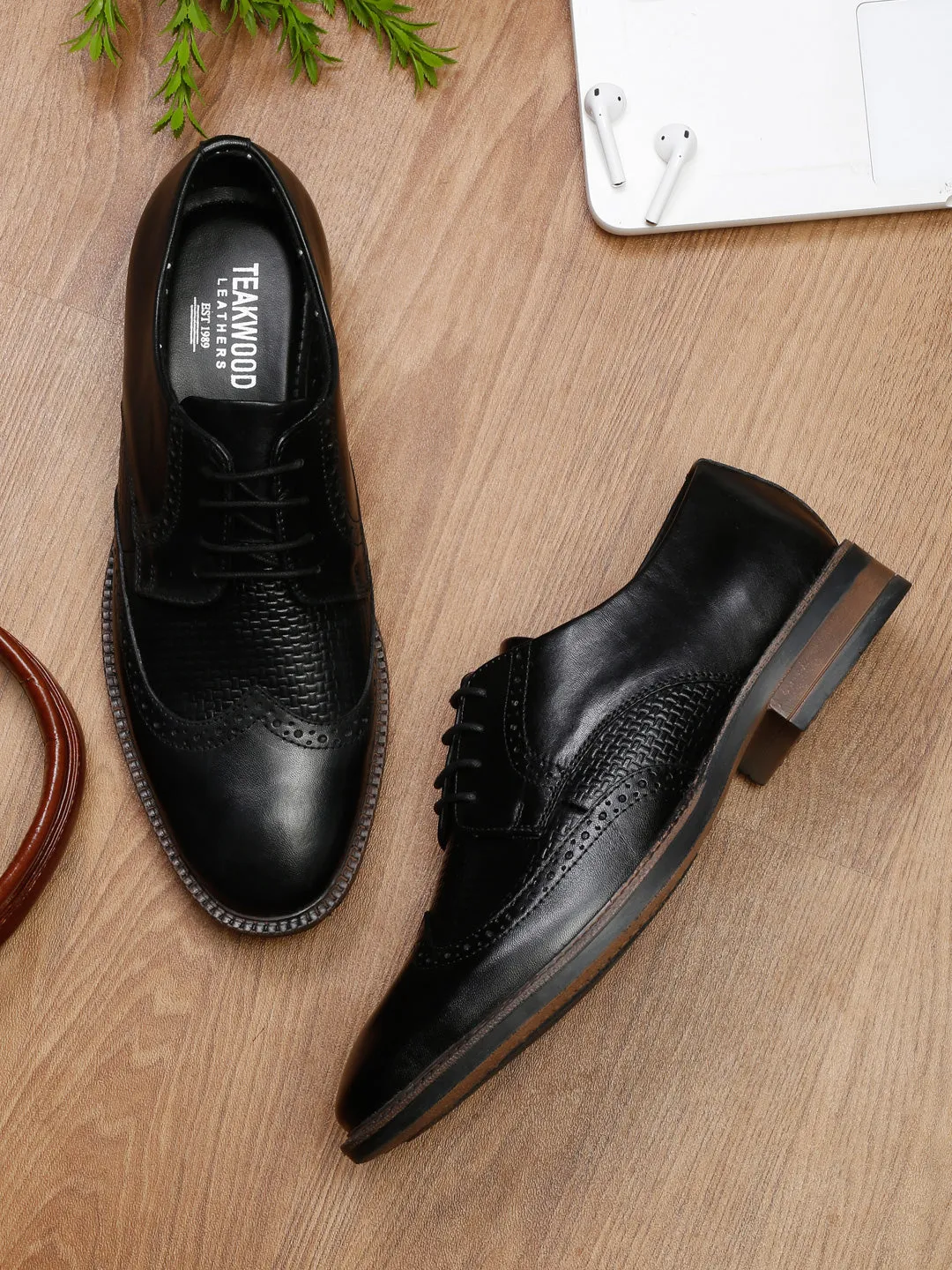 Men Black Solid Genuine Leather Formal Brogues